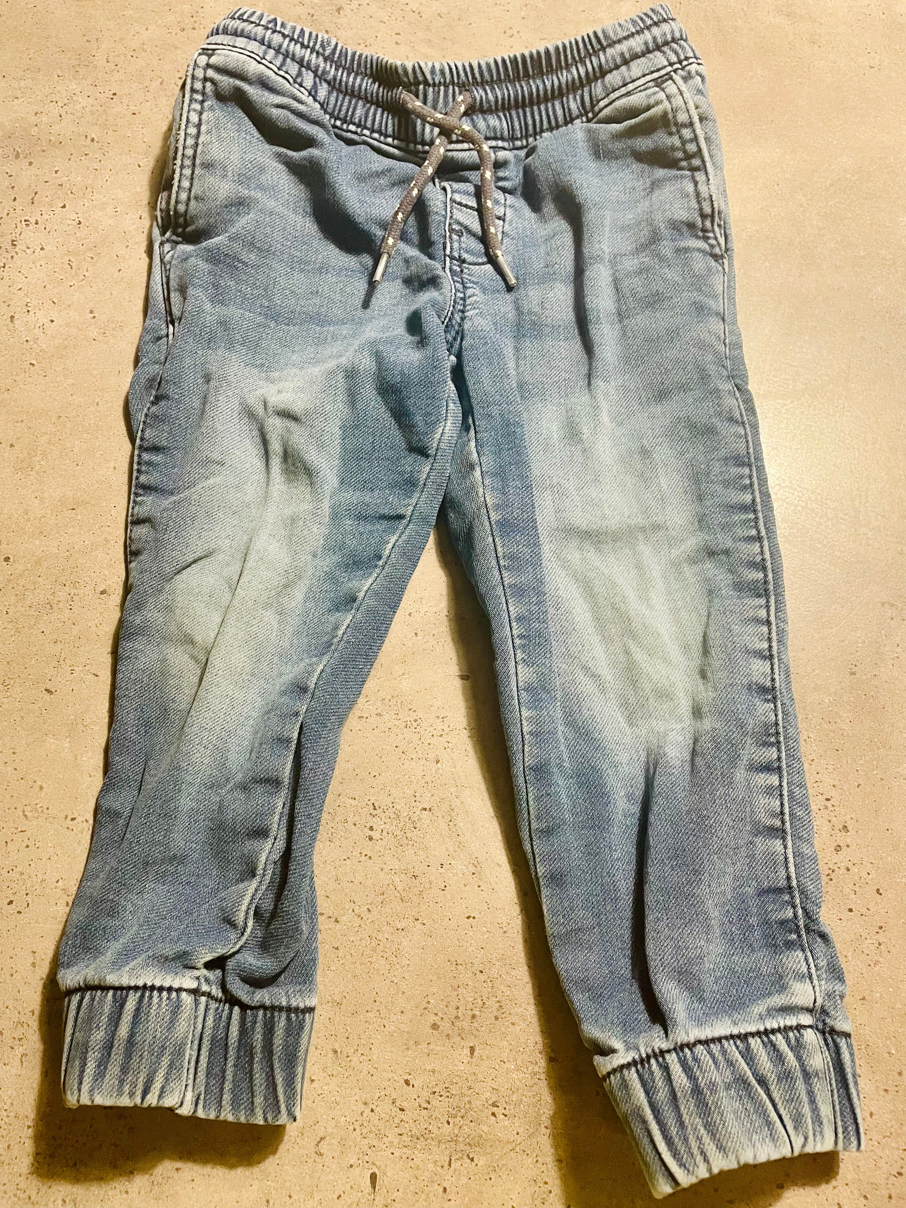 jeans carter's 2T